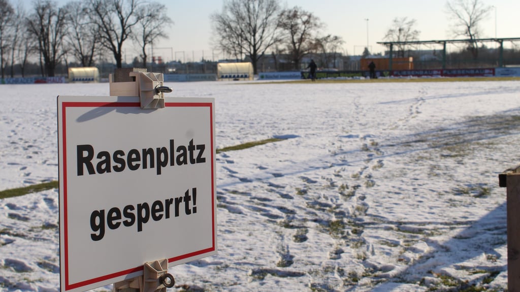 Die Trainingsplätze an der MDCC-Arena wurden nicht geräumt - sehr zum Ärger des 1. FC Magdeburg.