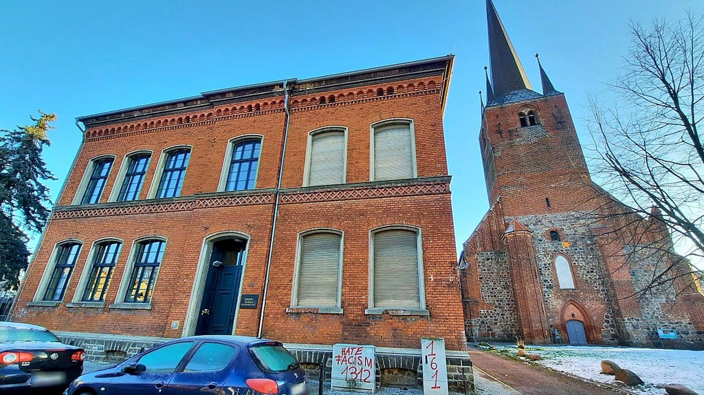 Die Gebäude der ehemaligen Grundschule am Petrikirchhof in Stendal werden verkauft.