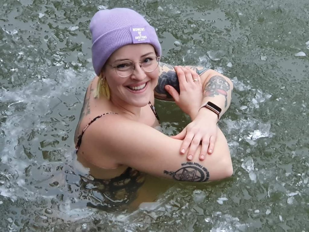 Susanne Weber beim Eisbaden im Silbersee (Zieko) am 13.01.2024