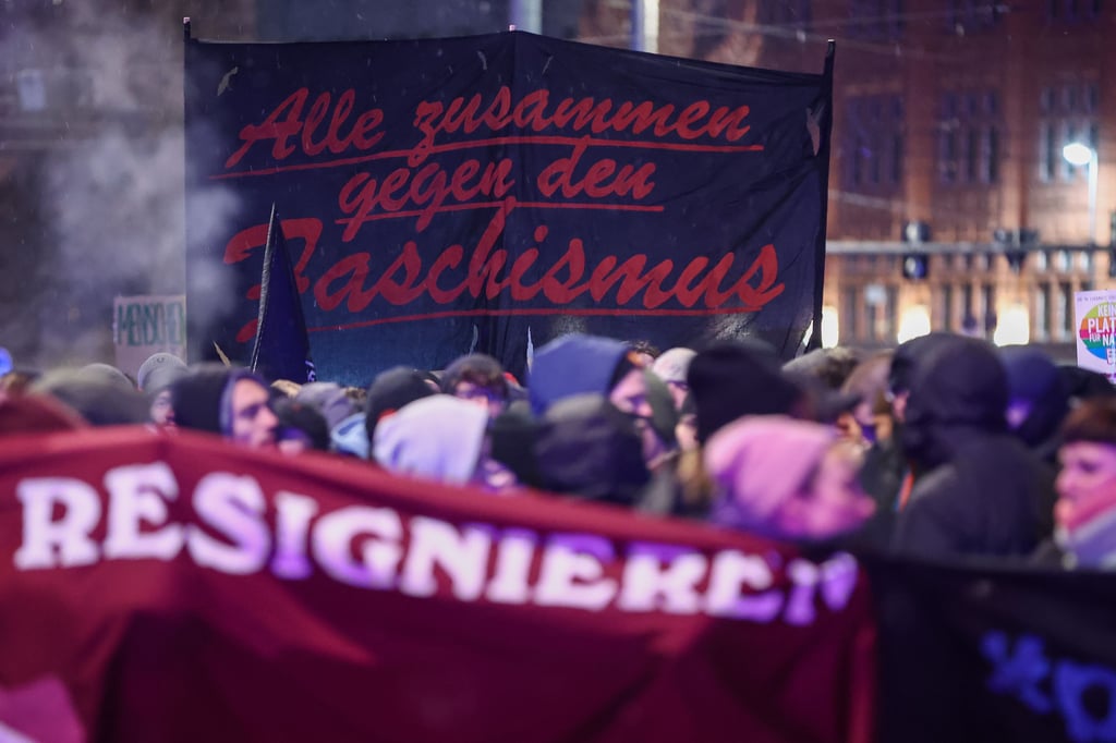 In Leipzig haben am Montag mehrere Tausend Menschen gegen die AfD, die erzkonservative Werteunion und Rechtsextremismus demonstriert. Am Samstag wird eine solchen Demo in Halle stattfinden.
