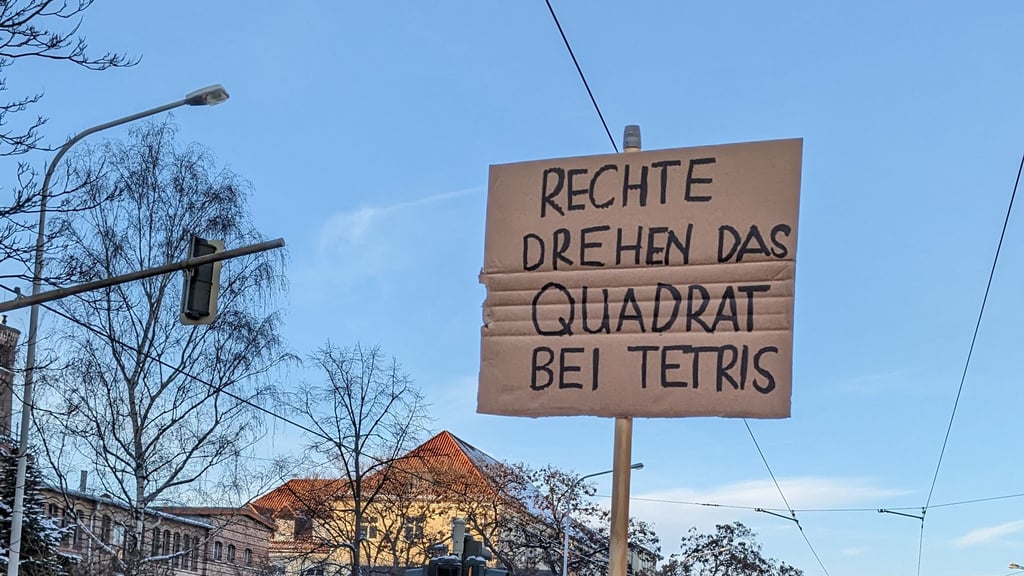 Fantasievoller Protest gegen Rechtsextreme in Halle.