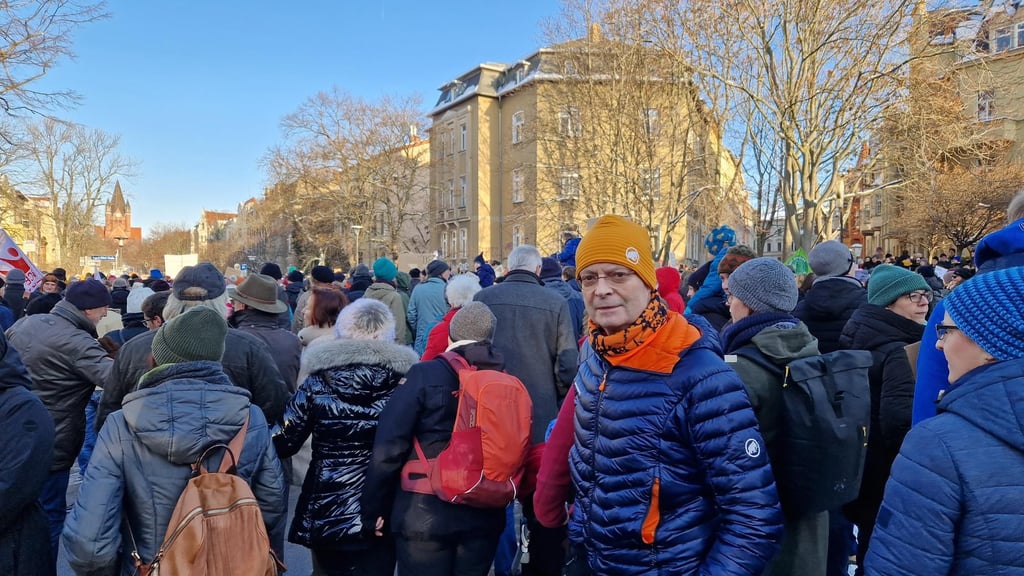 Auch der suspendierte Oberbürgermeister Bernd Wiegand schloss sich der Demo gegen die AfD in Halle an.