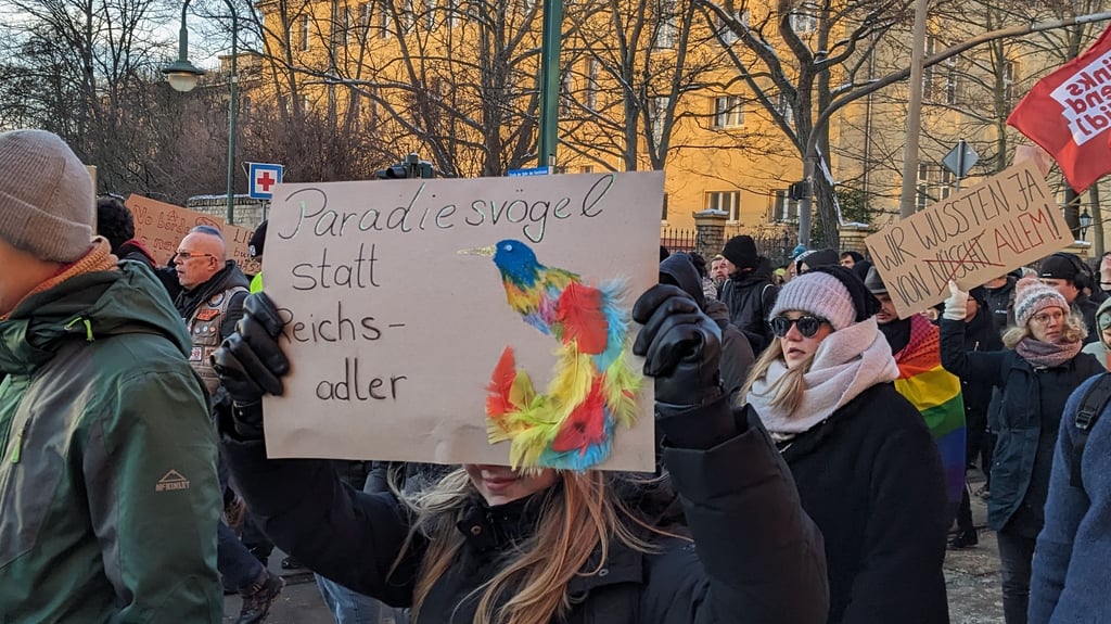 Demo gegen rechts in Halle: lieber bunt als braun lautet die Devise.