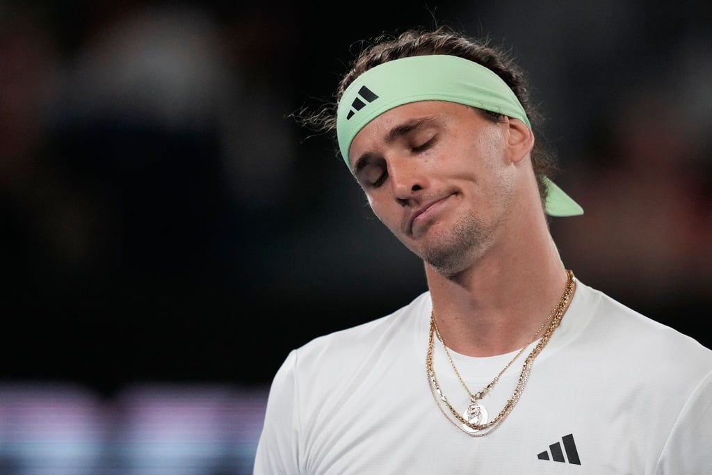 Alexander Zverev ist bei den Australien Open auch als Physiotherapeut gefordert.