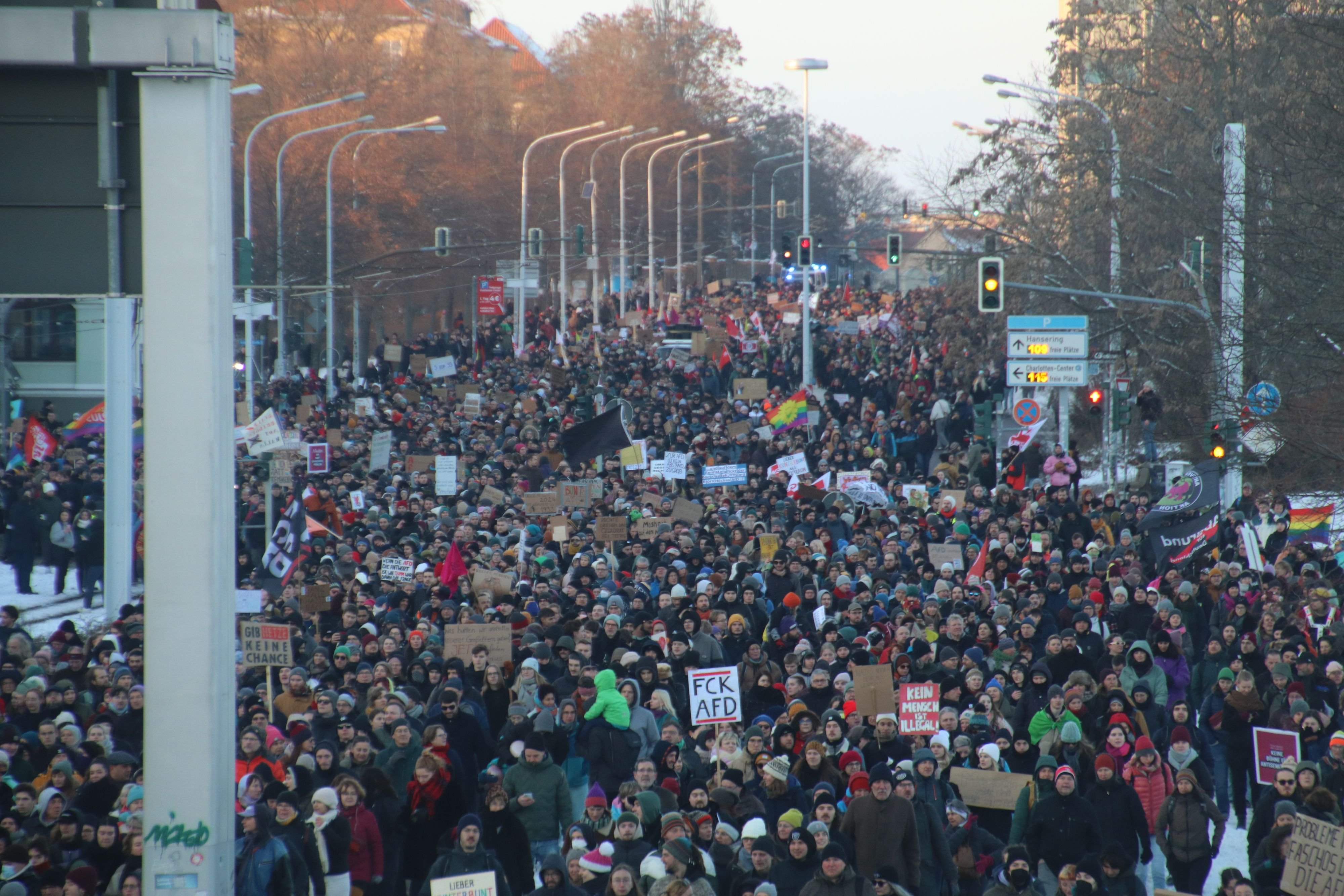 Proteste Gegen Rechtsextremismus: Haseloff Blickt „mit Stolz“ Auf ...