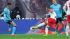 Xavi Simons trifft zum 1:0 für RB Leipzig gegen Bayer Leverkusen.