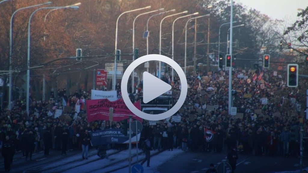 In Halle haben am Samstag über 15.000 Menschen friedlich gegen die AfD demonstriert.&nbsp;