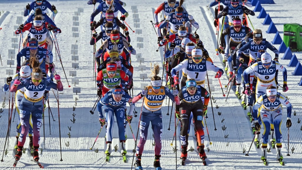 Die Frauen starten beim Langlauf Weltcup in der Disziplin Massenstart klassisch über 20 Kilometer.