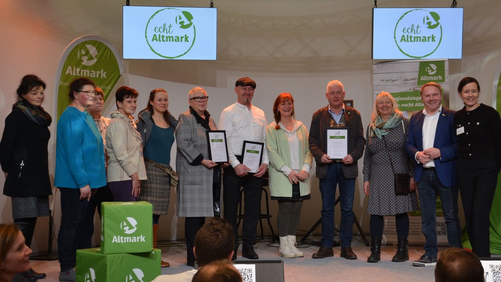 Beim Altmark-Tag auf der Grünen Woche wurden drei Regionalsiegel "echt Altmark" verliehen.