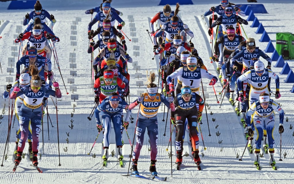 Die Frauen starten beim Langlauf Weltcup in der Disziplin Massenstart klassisch über 20 Kilometer.