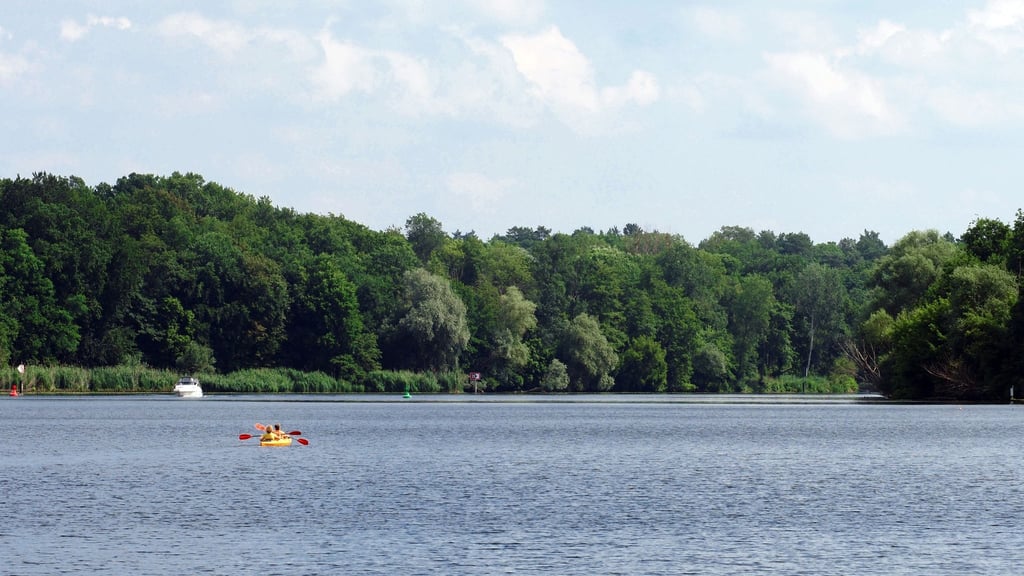 Ein Paddelboot auf dem Griebnitzsee.