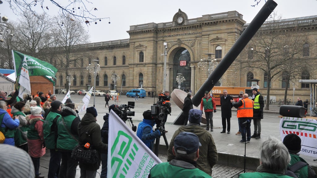 Zum letzten Streik am 12. Januar kam GDL-Chef Claus Weselsky nach Magdeburg.