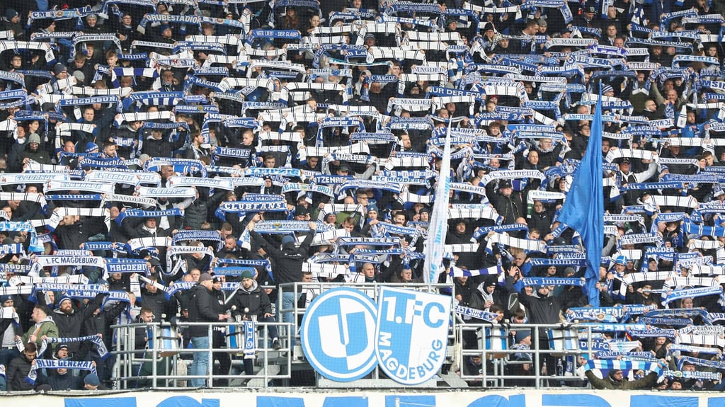Die Fans des 1. FC Magdeburg fiebern dem Heimspiel-Doppelpack gegen Kiel und St. Pauli Anfang Februar entgegen. Das Spiel gegen Schalke 04 in der MDCC-Arena ist bereits ausverkauft.