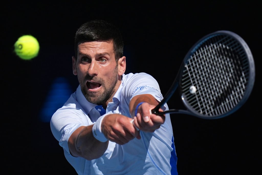 Titelverteidiger Novak Djokovic ist bei den Australian Open weiter nicht in Topform.