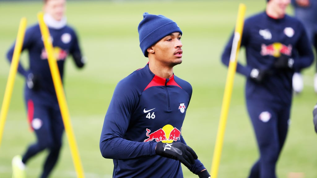 Stürmer Yannick Eduardo trainiert inzwischen regelmäßig mit dem Profiteam von RB Leipzig.