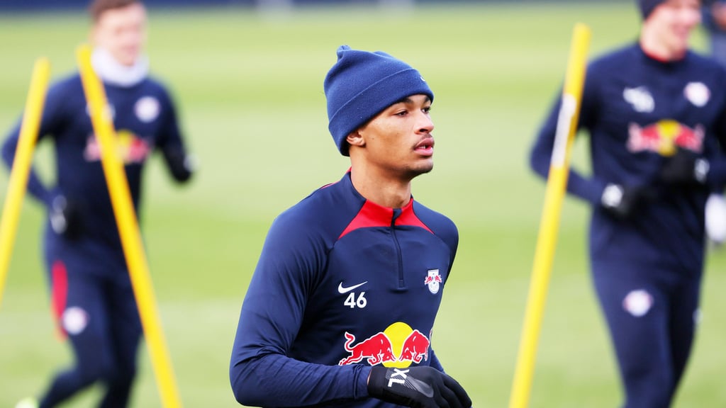 Stürmer Yannick Eduardo trainiert inzwischen regelmäßig mit dem Profiteam von RB Leipzig.