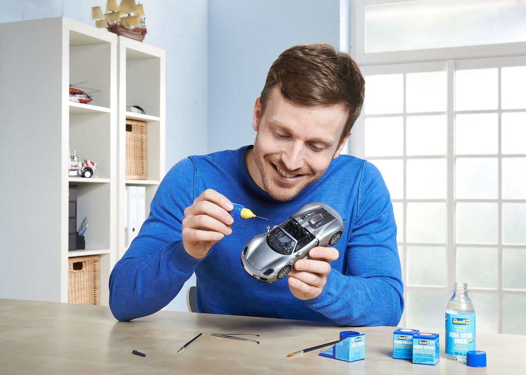 Damit beim Zusammenfügen eines Plastikmodellbausatzes auch wirklich alles klappt, befolgen Einsteiger besser ein paar grundsätzliche Tipps.