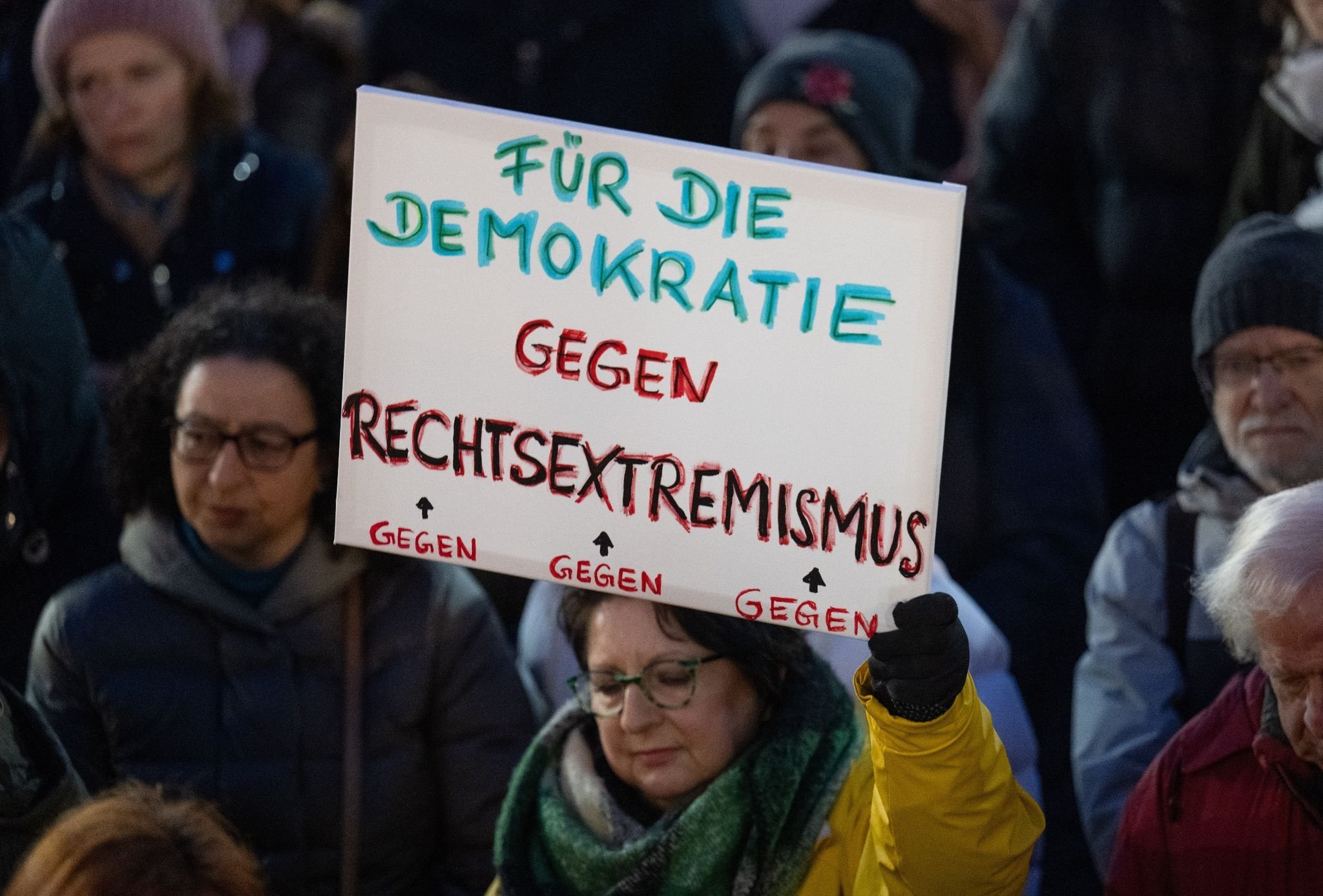 Extremismus: Erneut Demo Gegen Rechts In Chemnitz: Rund 2100 Teilnehmer