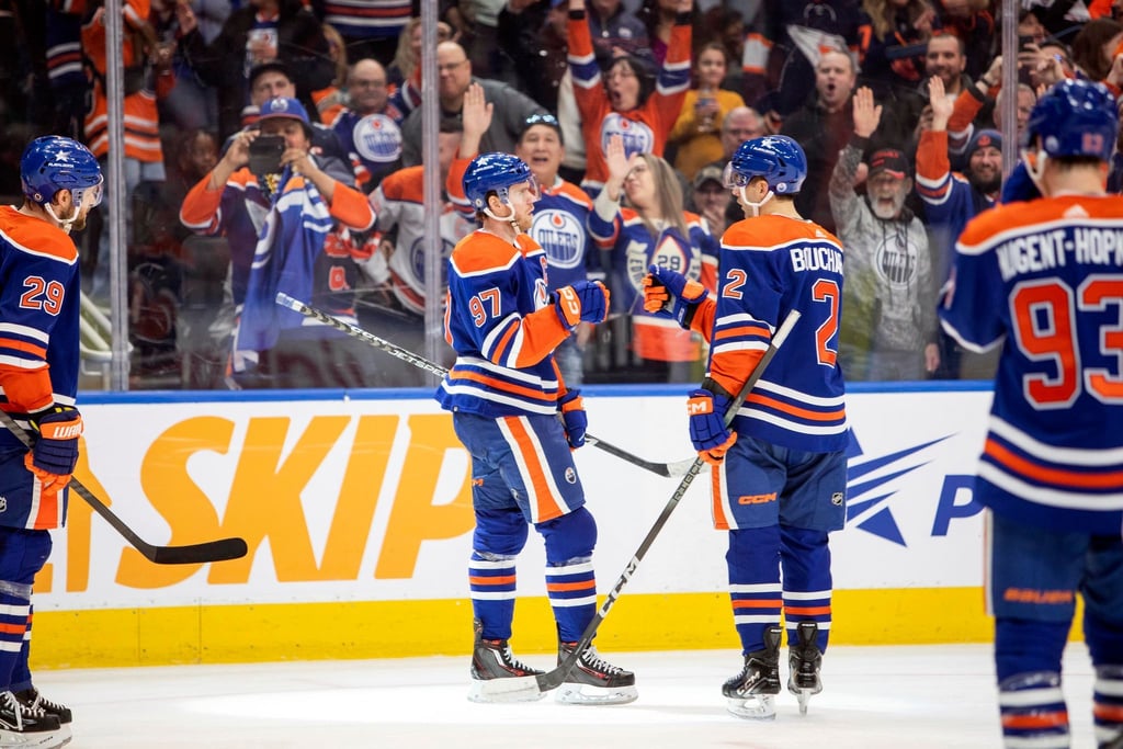 Grund zur Freude für die Edmonton Oilers um Leon Draisaitl (29): Das Team hat seine Rekord-Serie in der NHL ausgebaut.