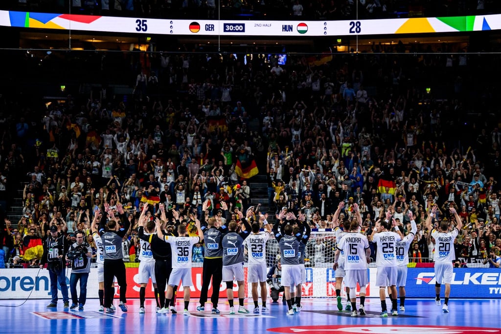Das DHB-Team hat durch den Einzug ins EM-Halbfinale die WM-Teilnahme sicher.