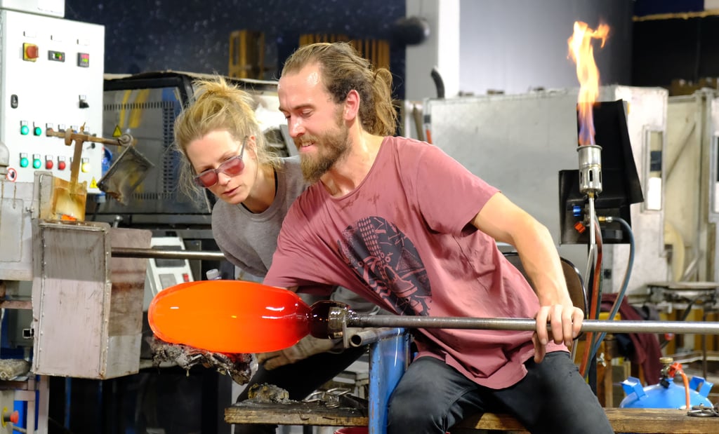 Im Dezember 2023 ist die Manuelle Glasfertigung von der Unesco zum Immateriellen Kulturerbe der Menschheit erklärt worden. Dem fühlt sich besonders die Glasmanufaktur „Harzkristall“ in Derenburg verpflichtet, die in diesem Jahr ein besonderes Jubiläum feiert.