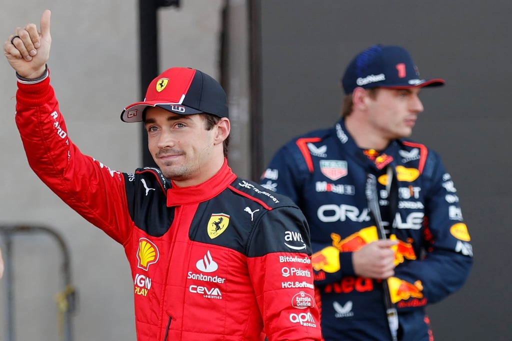 Fährt seit 2019 für die Scuderia Ferrari: Der Monegasse Charles Leclerc (l).