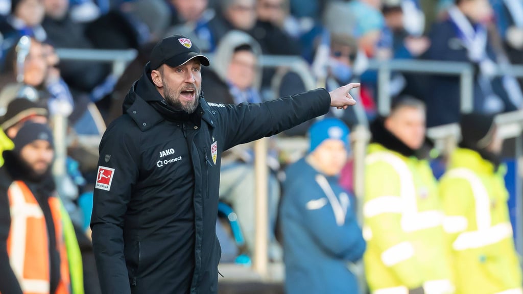 Trainer Sebastian Hoeneß erlebte mit dem VfB Stuttgart zuletzt zwei Niederlagen. Am Samstag steht das Duell mit RB Leipzig an.