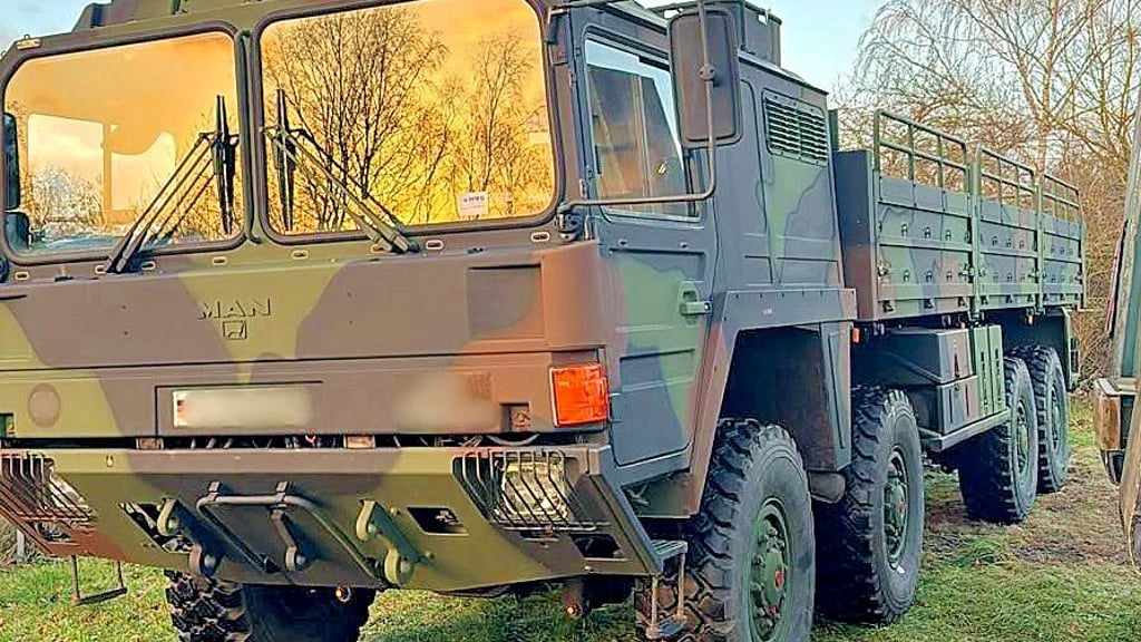 Diesen Bundeswehr-Lkw haben Unbekannte gestohlen.