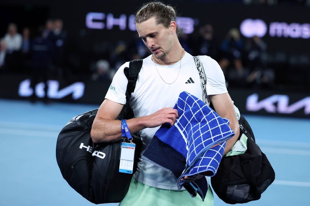 Alexander Zverev verlor sein Halbfinale gegen Daniil Medwedew trotz 2:0-Satzführung.