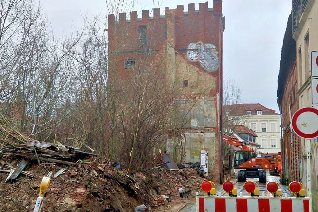 Einzig die alte Hopfendarre erinnert noch an das prächtige Gasthaus in Salzwedel - noch.