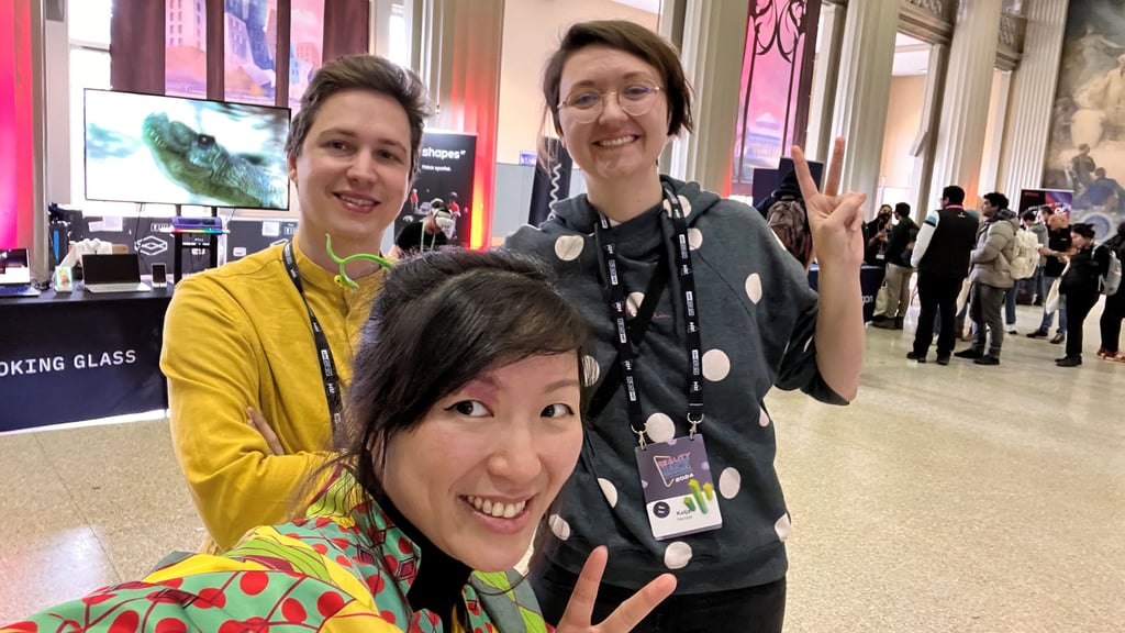 Felix Herbst, Katja Rempel und Binh Minh Herbst (vorne) nehmen am „MIT Reality Hack“ teil.