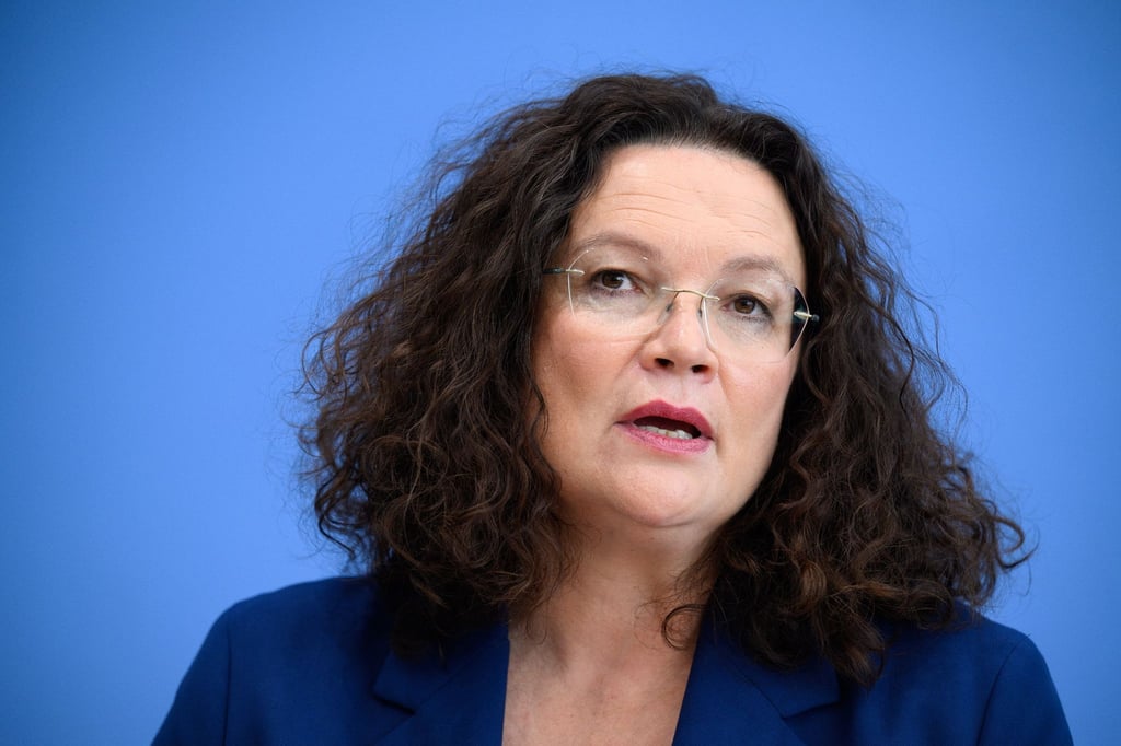Regelmäßige Berufspraktika müssten in allen Schulformen Pflicht werden, fordert Arbeitsagentur-Chefin Andrea Nahles.