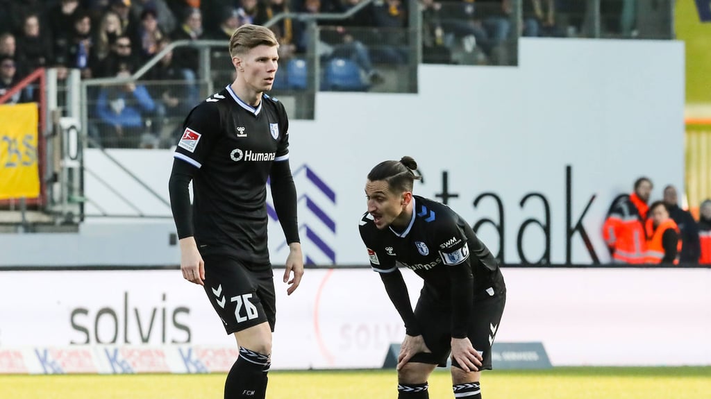 Auch Baris Atik (r.) erwischte bei der Niederlage des 1. FC Magdeburg in Braunschweig keinen guten Tag.