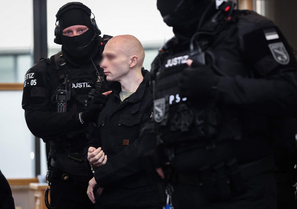 Stephan B. steht wegen einer Geiselnahme 2022 im Gefängnis in Burg vor Gericht.