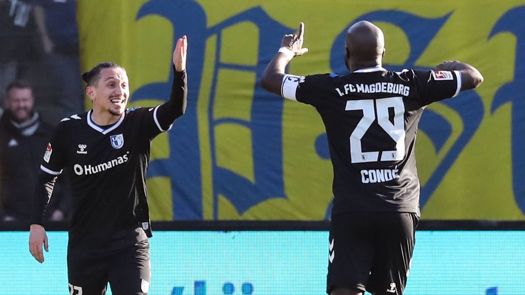 Alles Dirigieren der beiden Kapitäne des 1. FC Magdeburgs, Baris Atik (M.) und Amara Condé (r.), nützte nicht. Gegen Eintracht Braunschweig verlor die Titz-Elf nicht nur Punkte, sondern auch Spieler für das kommende Match.