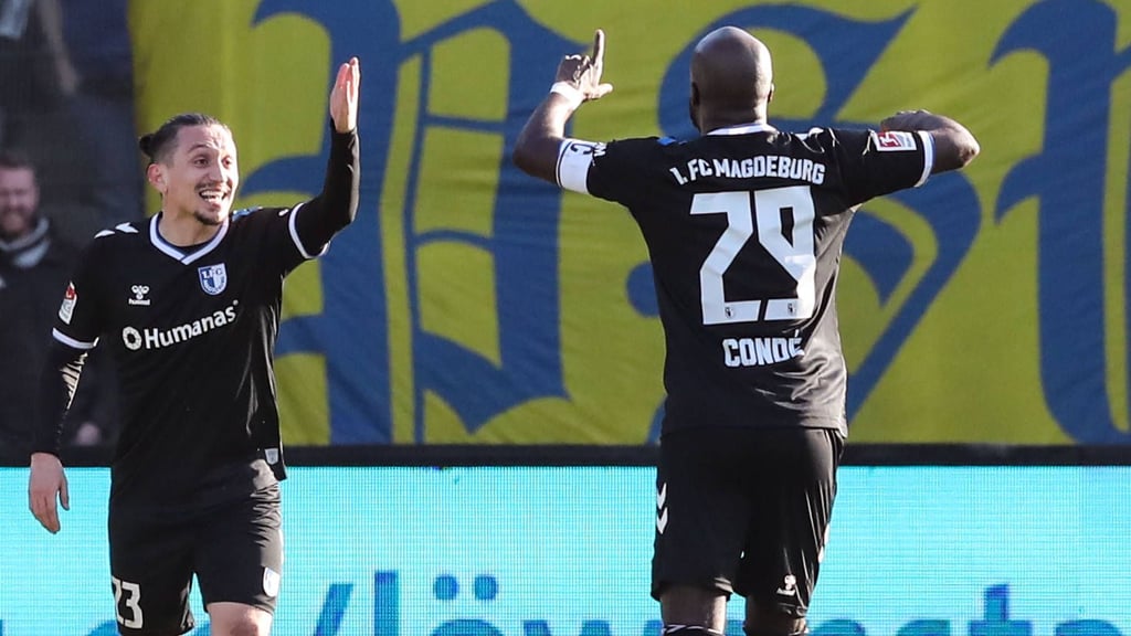 Alles Dirigieren der beiden Kapitäne des 1. FC Magdeburgs, Baris Atik (M.) und Amara Condé (r.), nützte nicht. Gegen Eintracht Braunschweig verlor die Titz-Elf nicht nur Punkte, sondern auch Spieler für das kommende Match.