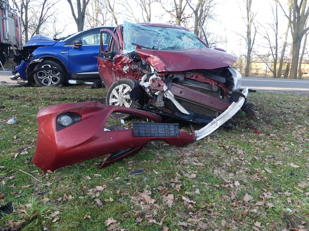 Bei dem Unfall bei Diesdorf sind zwei Frauen verletzt worden.