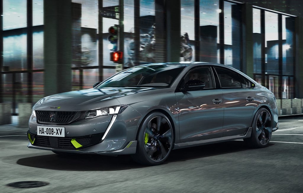 Der Peugeot 508 ist 4,75 Meter lang und sehr flach gebaut.
