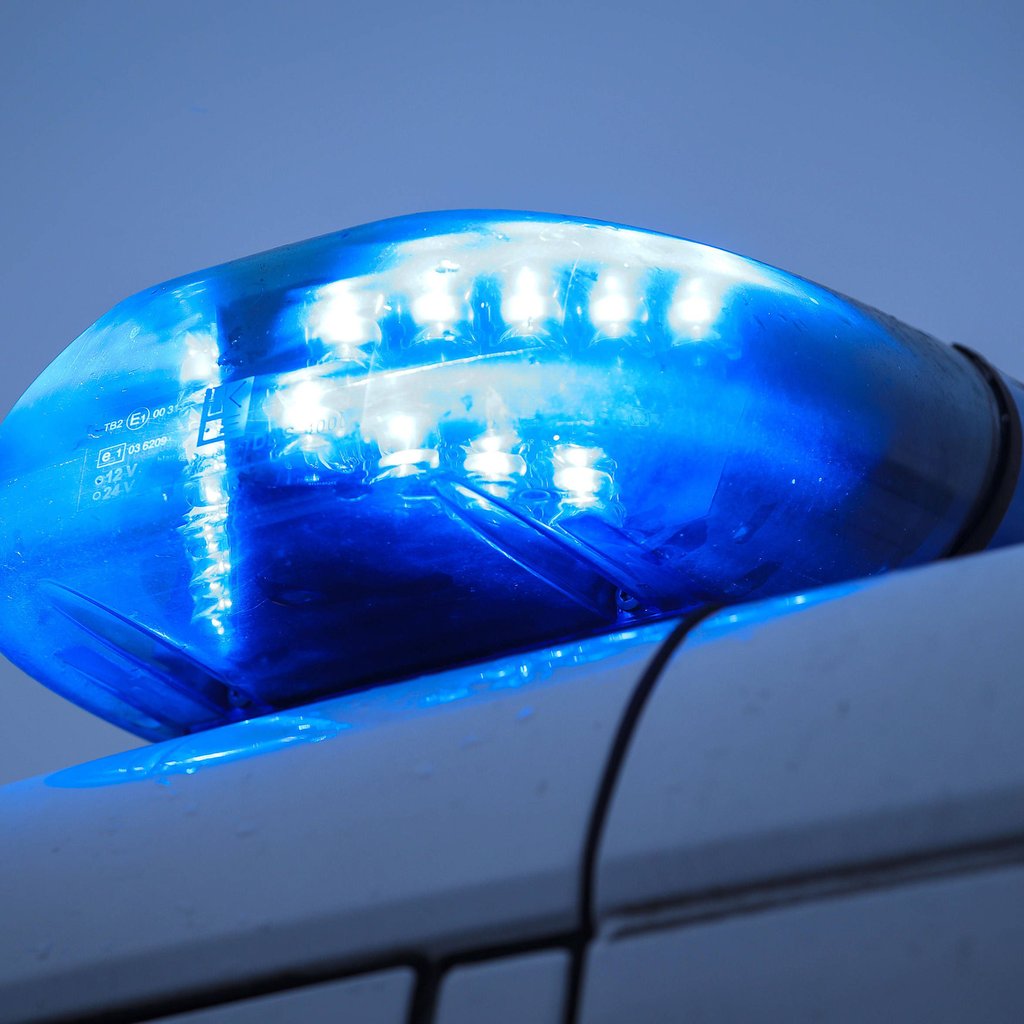 Raub in Magdeburg Drei Männer überfallen 34Jährigen