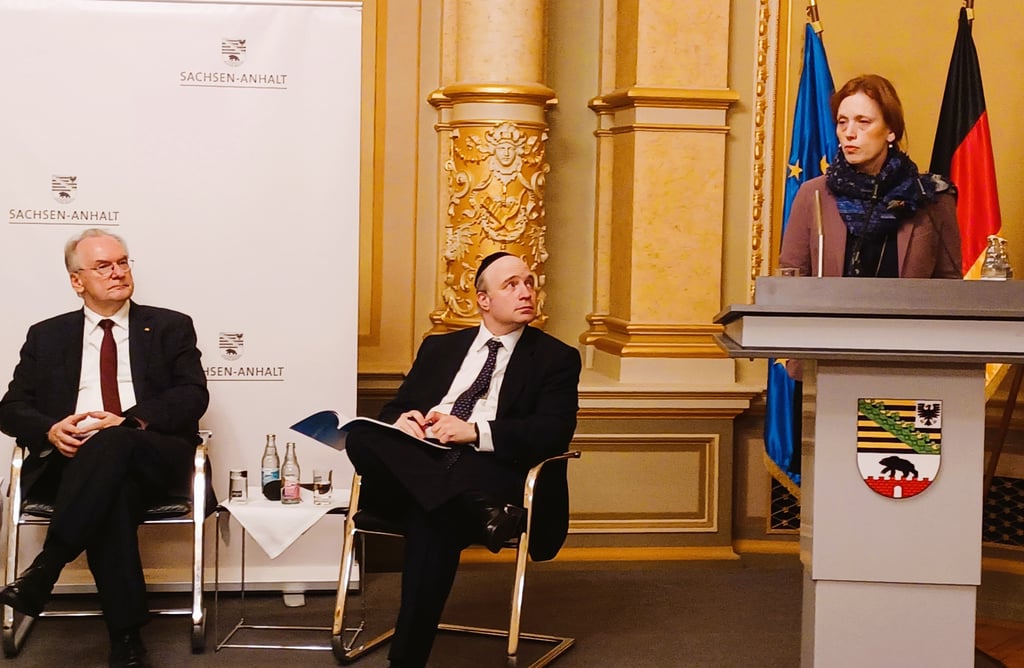 Reiner Haseloff, Daniel Fabian und Karin Prien in Magdeburg (v.l.)