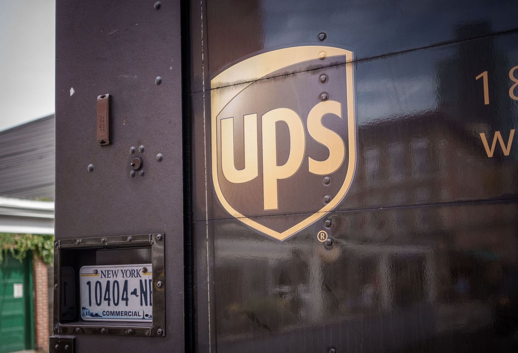 UPS erwartet für dieses Jahr einen leichten Umsatzanstieg auf rund 92 bis 94,5 Milliarden Dollar.