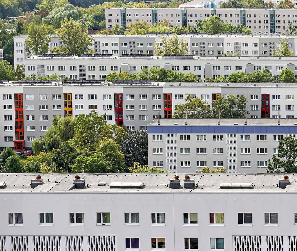 In Halle-Neustadt werden Wohnungen teils deutlich über Wert vermietet, kritisiert der Mieterrat.