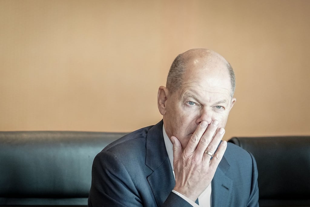 Bundeskanzler Olaf Scholz nimmt an der Sitzung des Bundeskabinetts im Bundeskanzleramt teil.