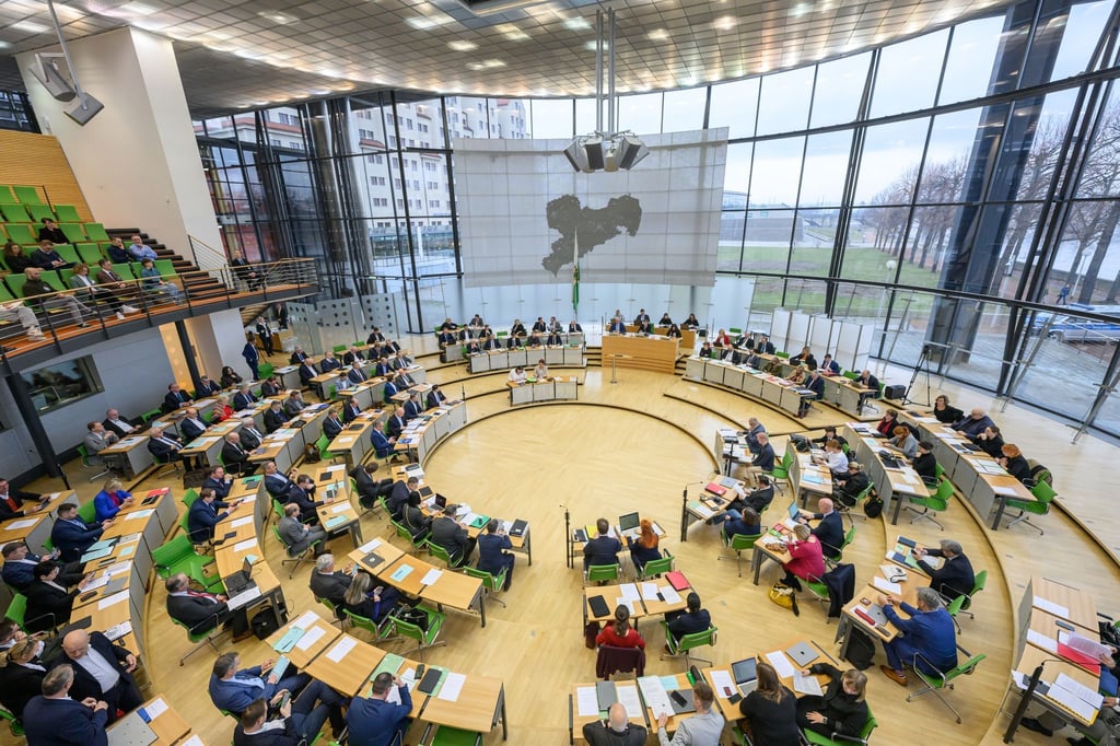 Blick in den Plenarsaal des Sächsischen Landtags während der Sitzung.