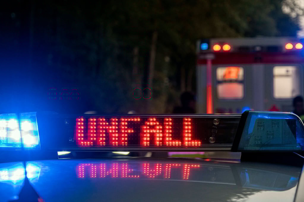 Zu einem schweren Unfall kam es auf der B1 zwischen Bornstedt und Eichenbarleben.