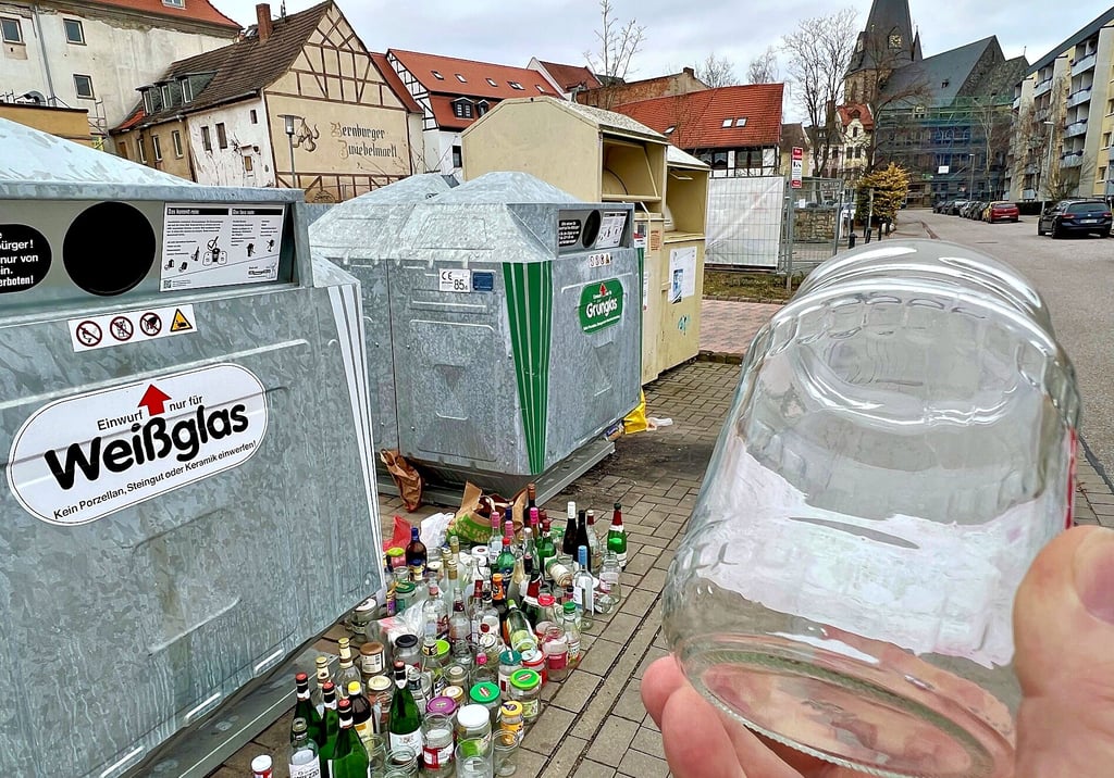 Container leer, drumherum ist noch alles da: So sieht es an der Badergasse in Bernburg aus.