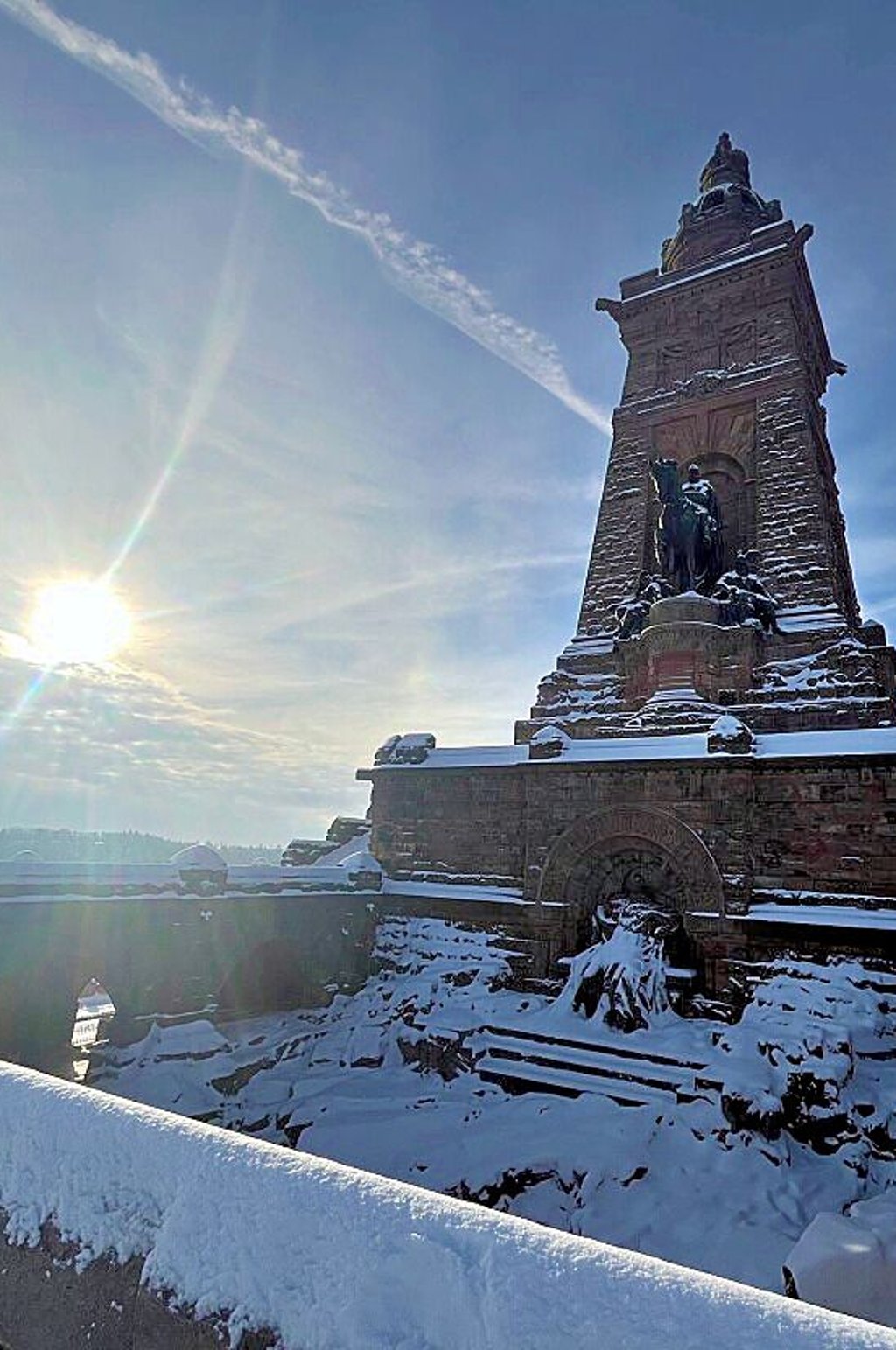 Das Kyffhäuserdenkmal im Schnee