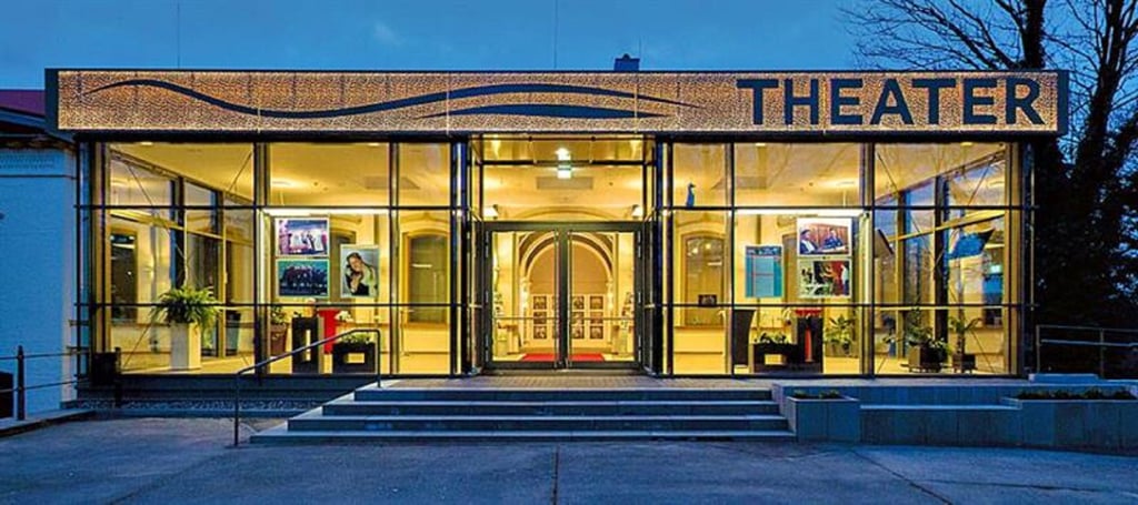 Symbolfoto - Die drohende Insolvenz des Theaters in Eisleben scheint abgewendet.