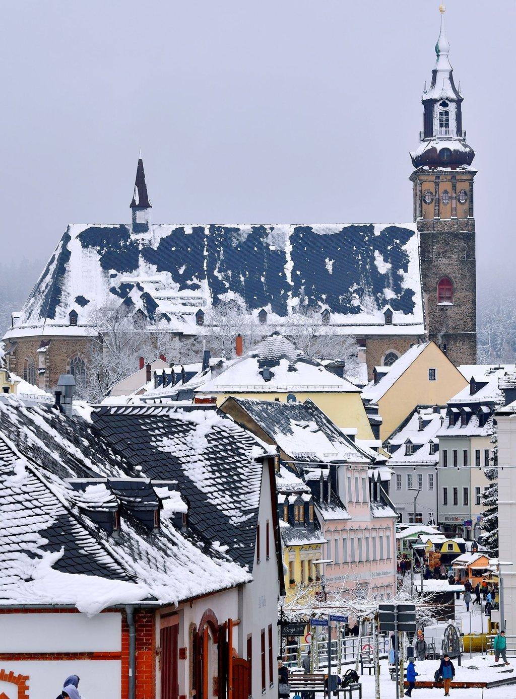 Die Kirche St. Wolfgang in Schneeberg.