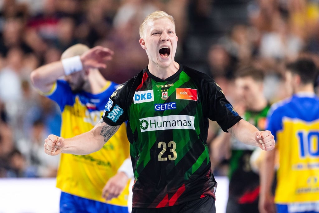 Magdeburgs Magnus Saugstrup jubelt nach einem Tor.